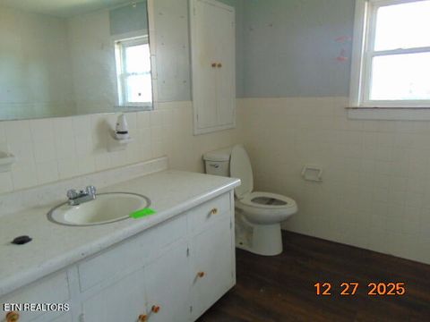 Tiny photo for 1051 Meek St, Madisonville, TN 37354 (MLS # 1324934)