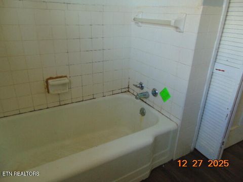 Tiny photo for 1051 Meek St, Madisonville, TN 37354 (MLS # 1324934)