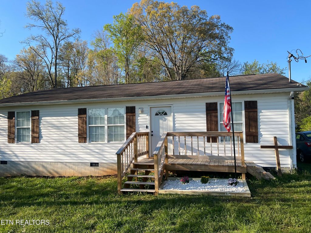 Photo of 141 Edgewood Drive, Sweetwater, TN 37874 (MLS # 1329467)