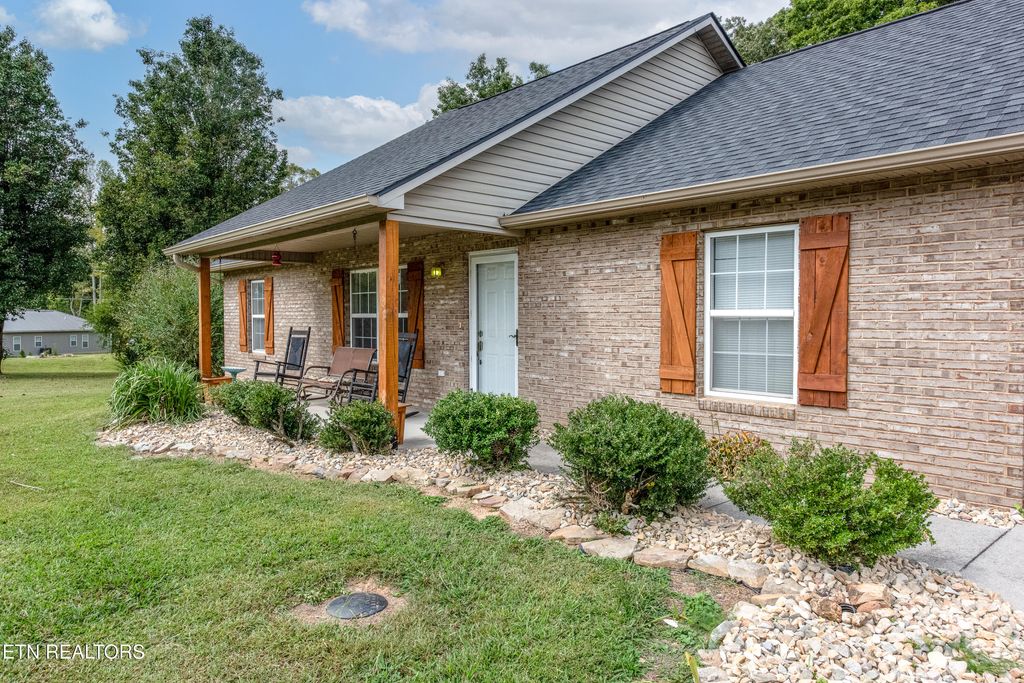 Photo of 805 Alley Drive, Friendsville, TN 37737 (MLS # 1316790)