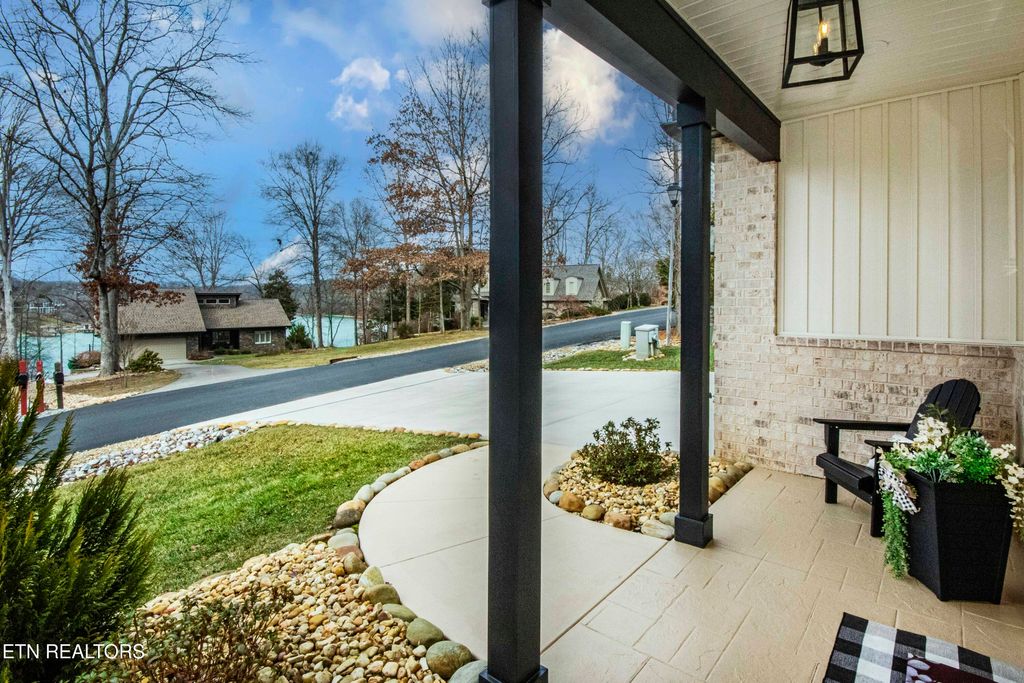 Photo of 178 Saloli Way, Loudon, TN 37774 (MLS # 1328968)