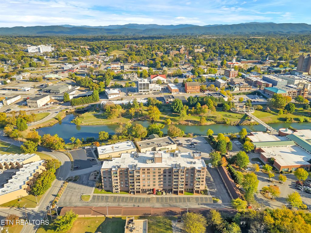 Photo of 106 Regal Tower, Maryville, TN 37804 (MLS # 1318593)