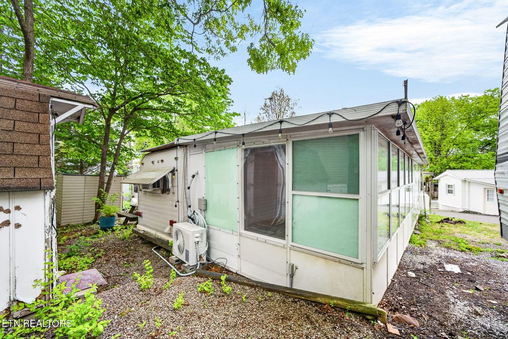 Photo of 65 Seminole Rd, Crossville, TN 38572 (MLS # 1338975)