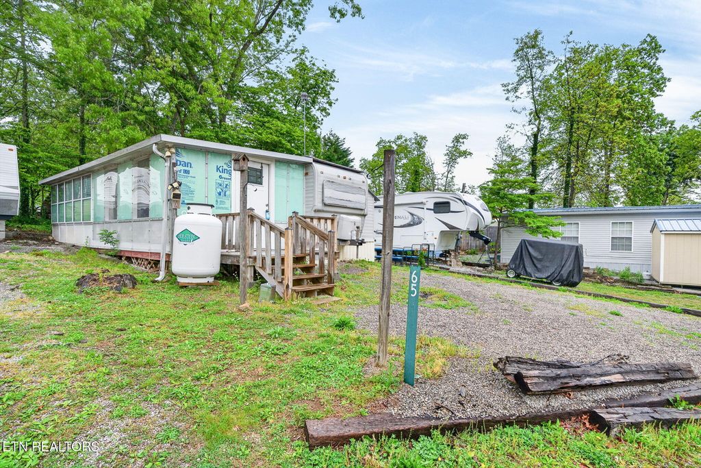 Photo of 65 Seminole Rd, Crossville, TN 38572 (MLS # 1338975)