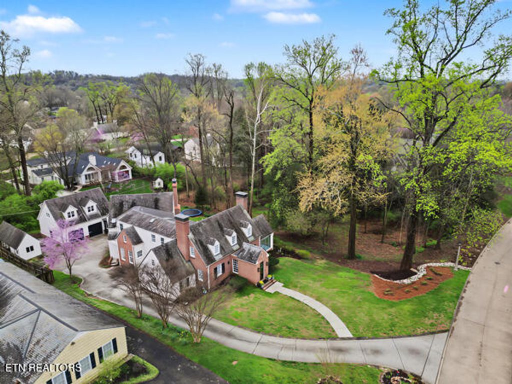 Photo of 3640 SW Iskagna Drive, Knoxville, TN 37919 (MLS # 1333043)