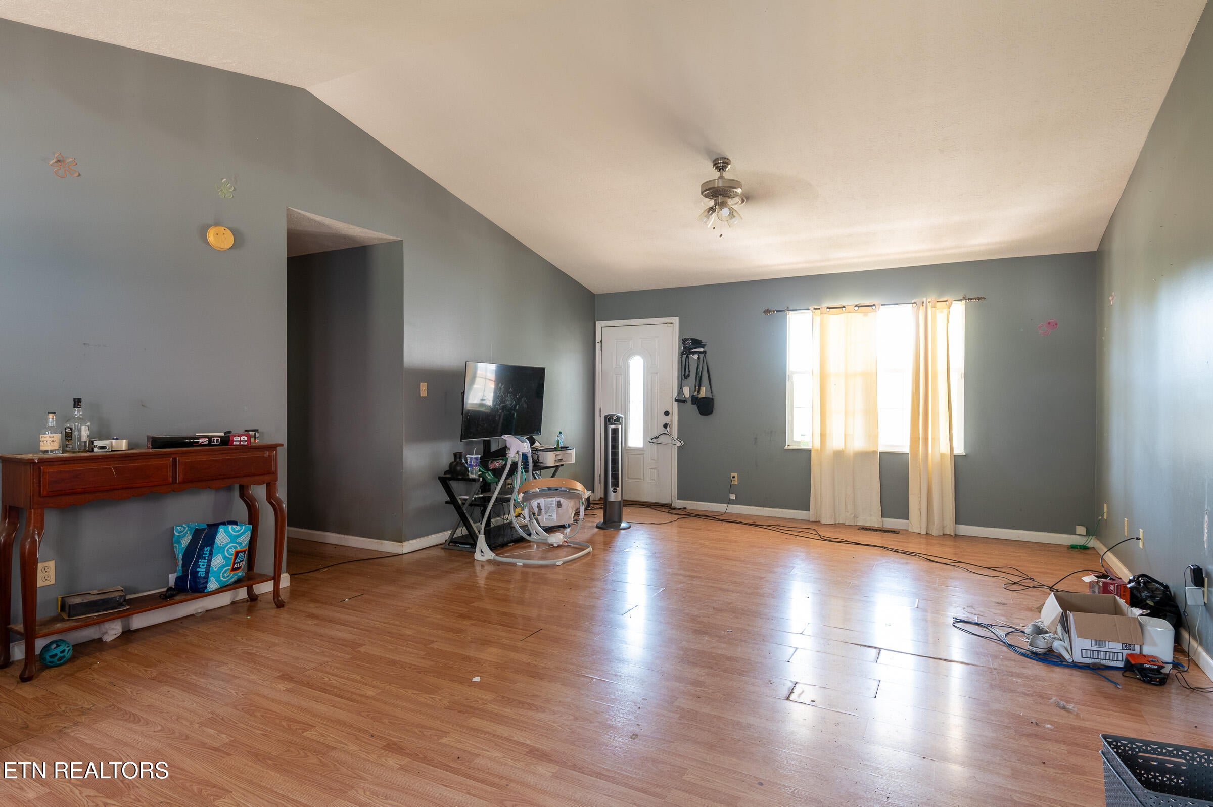 885 N Ridgecrest Rd