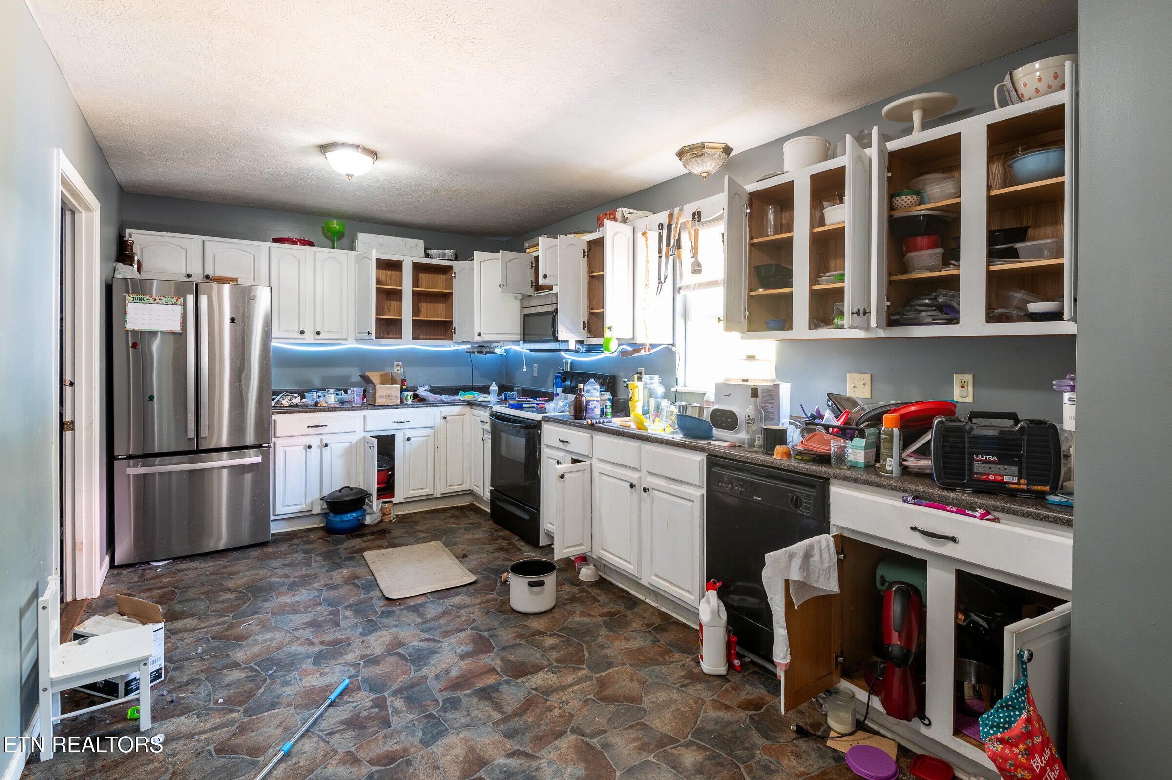 885 N Ridgecrest Rd