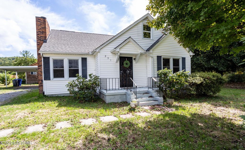 Photo of 231 S Oakwood Ave, Clinton, TN 37716 (MLS # 1318402)