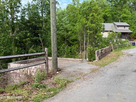 Photo of 823 Kings Way, Gatlinburg, TN 37738 (MLS # 1340111)