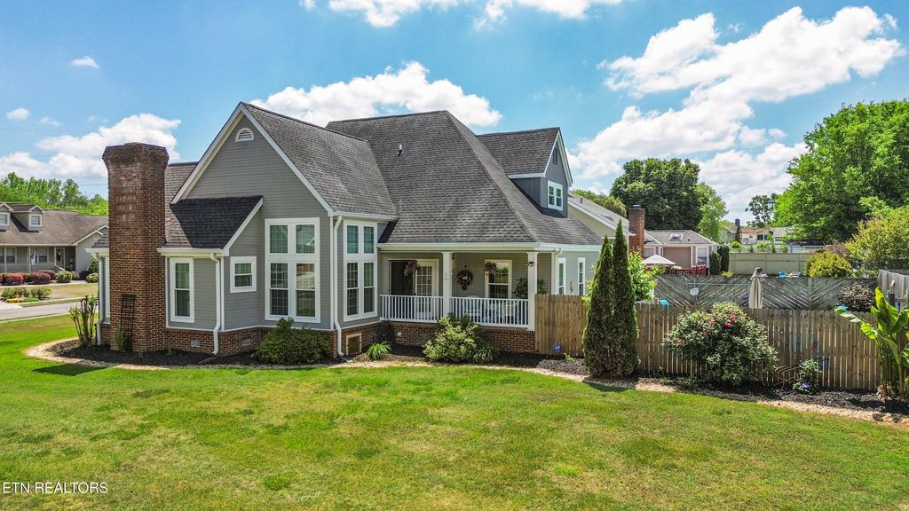 Photo of 215 NW Hunters Run Circle, Cleveland, TN 37312 (MLS # 1339453)