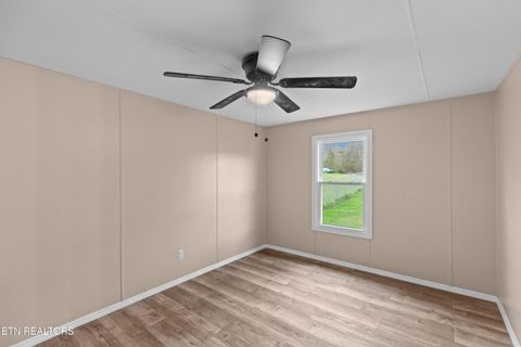 Tiny photo for 242 Cowan Lane, LaFollette, TN 37766 (MLS # 1334562)