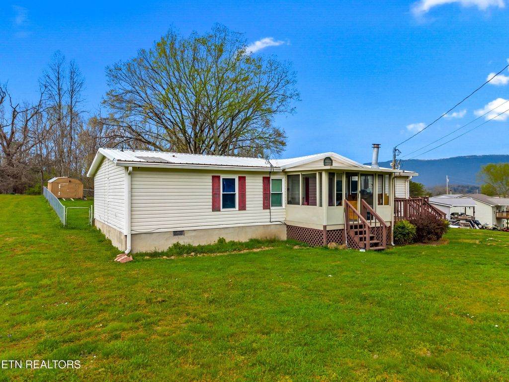 Photo of 242 Cowan Lane, LaFollette, TN 37766 (MLS # 1334562)