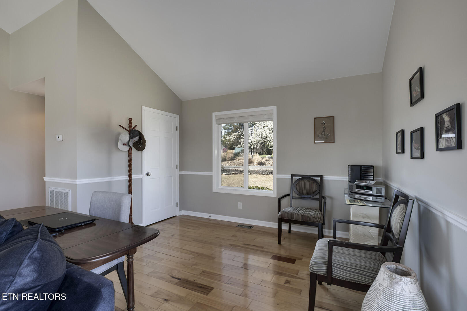 Loudon, Tennessee 37774, United States, 3 Bedrooms Bedrooms, ,3 BathroomsBathrooms,Residential,Active,90121