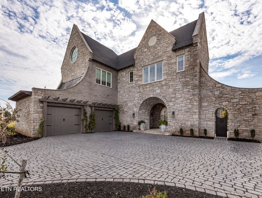 Photo of 3749 Edgewater Way, Louisville, TN 37777 (MLS # 1298078)