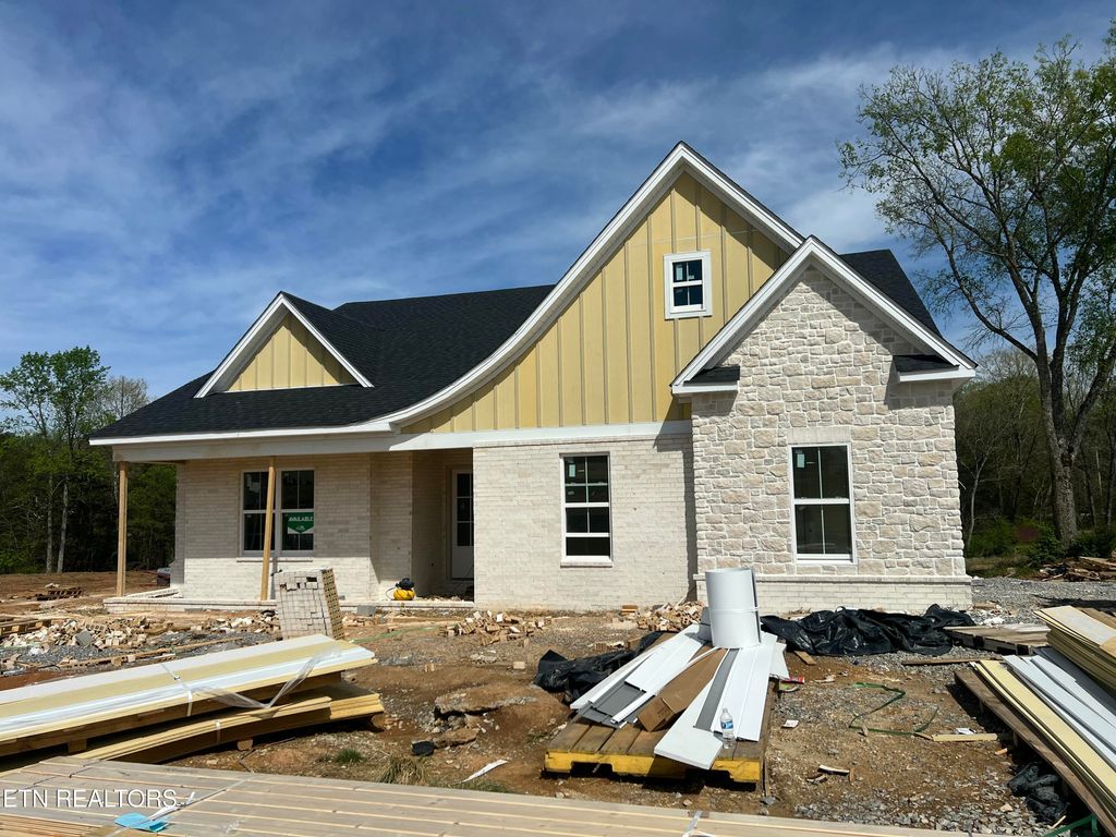 Photo of 212 Poppy Place, Lenoir City, TN 37772 (MLS # 1331958)