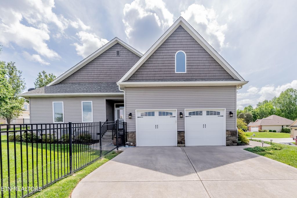 Photo of 109 Niwodihi Tr, Vonore, TN 37885 (MLS # 1300511)