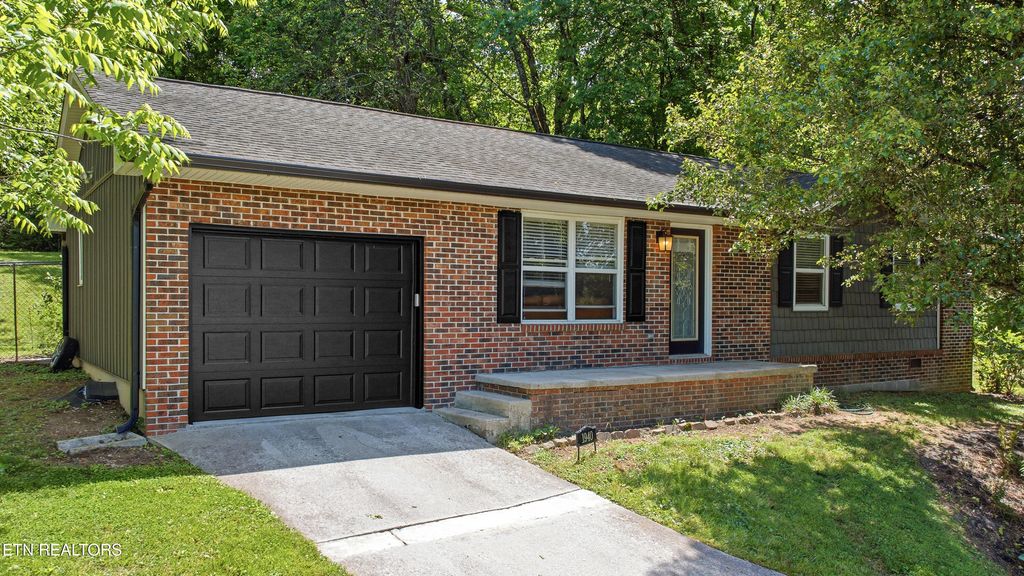 Photo of 1940 Cecil Johnson Rd, Knoxville, TN 37921 (MLS # 1339791)