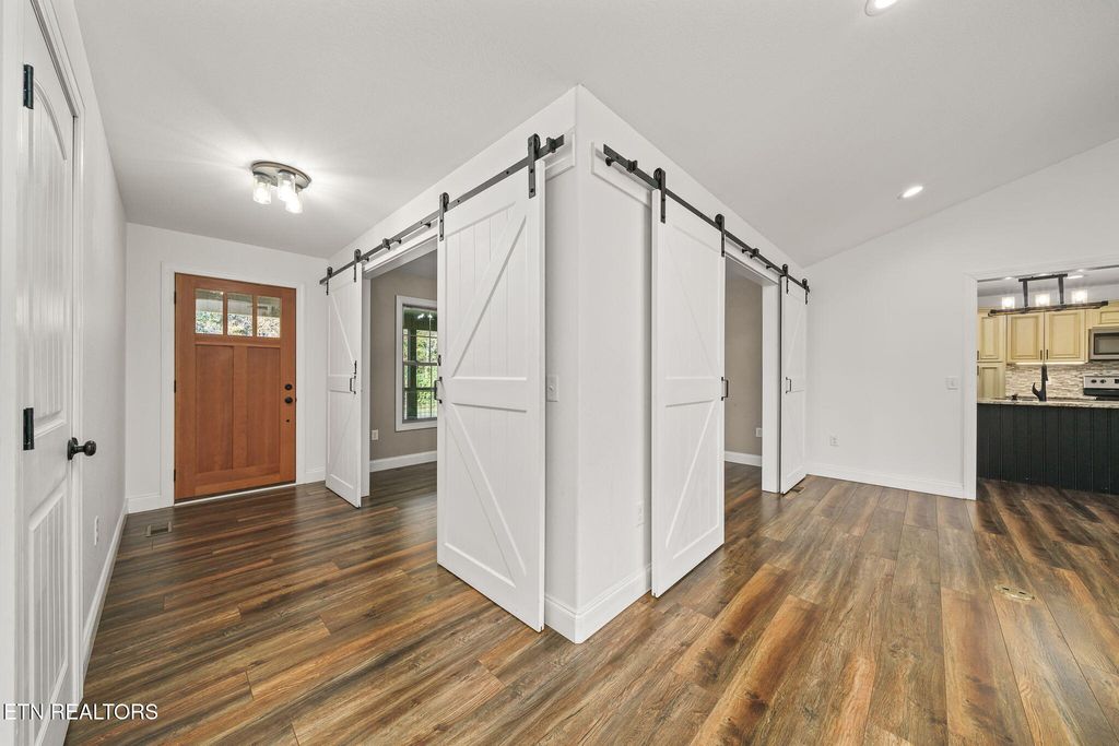 Photo of 1112 Gray Eagle Drive, Crossville, TN 38572 (MLS # 1320170)