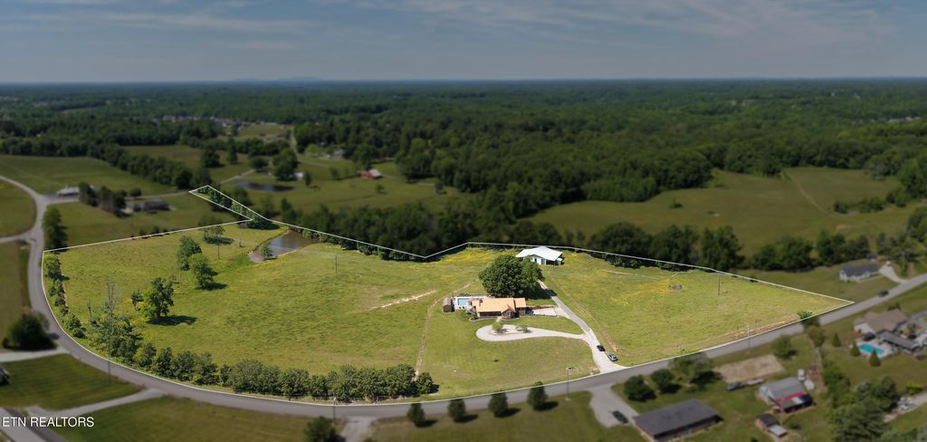 Photo of 4015 Baxter Rd, Baxter, TN 38544 (MLS # 1339644)
