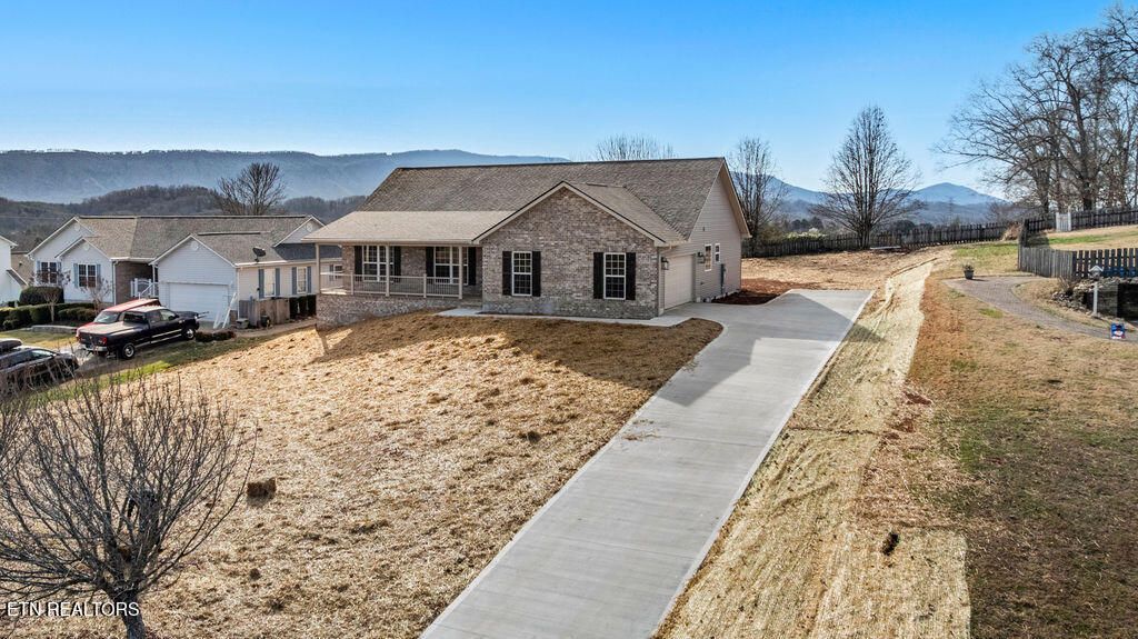 Photo of 1635 Cavet Drive, Maryville, TN 37803 (MLS # 1325401)