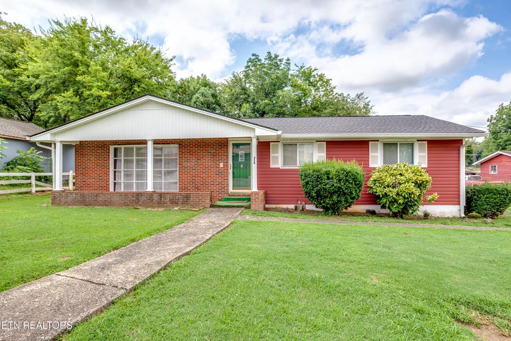 Photo of 313 Bud St, Athens, TN 37303 (MLS # 1311353)