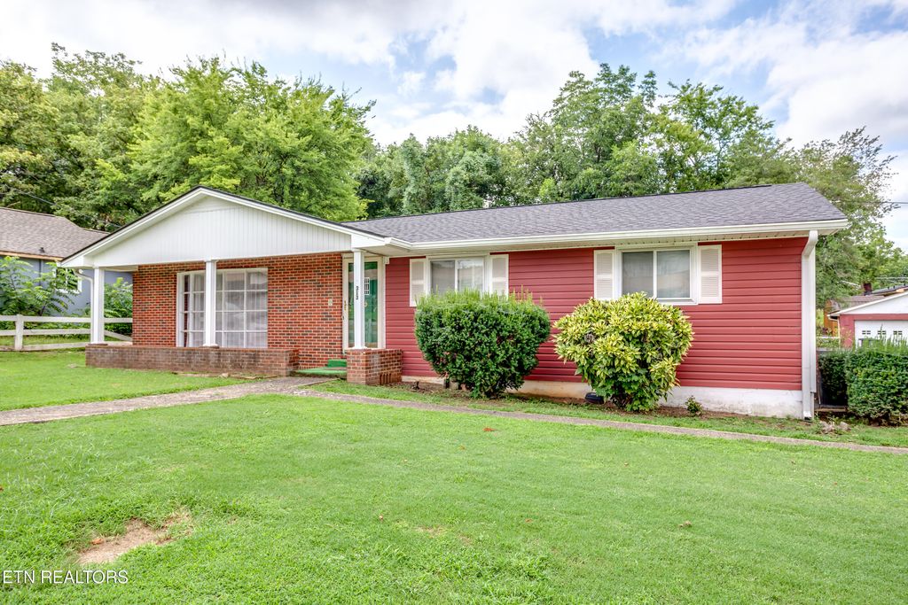Photo of 313 Bud St, Athens, TN 37303 (MLS # 1311353)