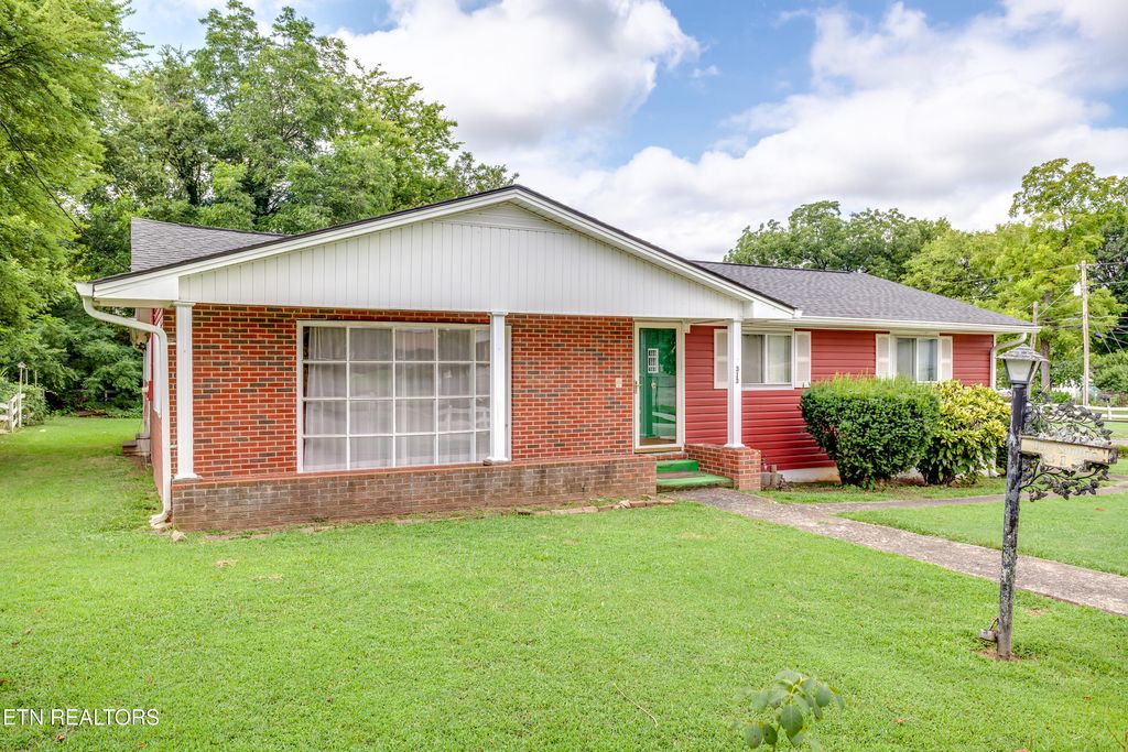 Photo of 313 Bud St, Athens, TN 37303 (MLS # 1311353)