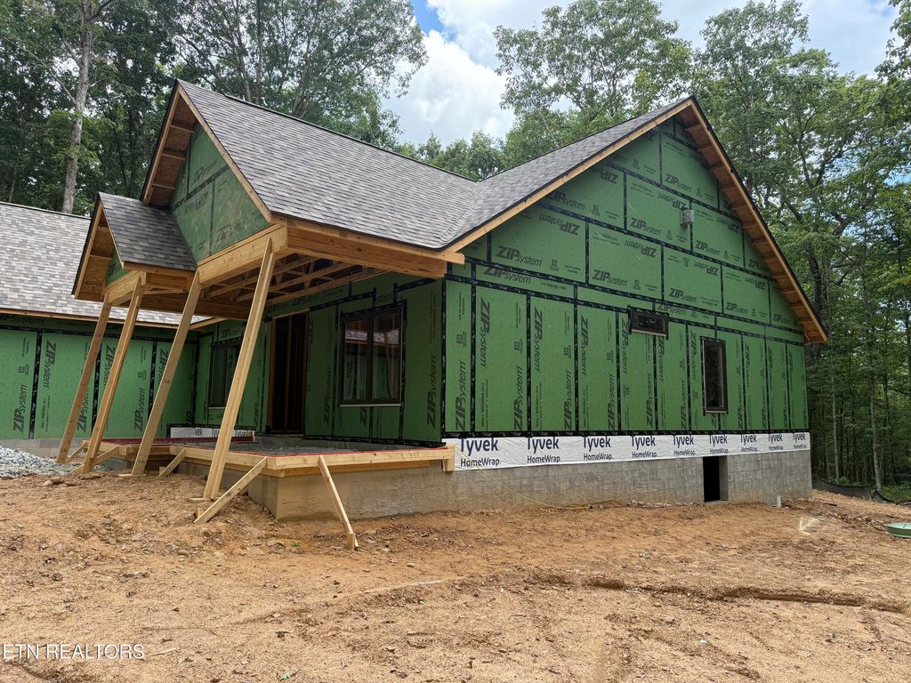 Photo of 198 Albemarle Lane, Crossville, TN 38558 (MLS # 1307881)