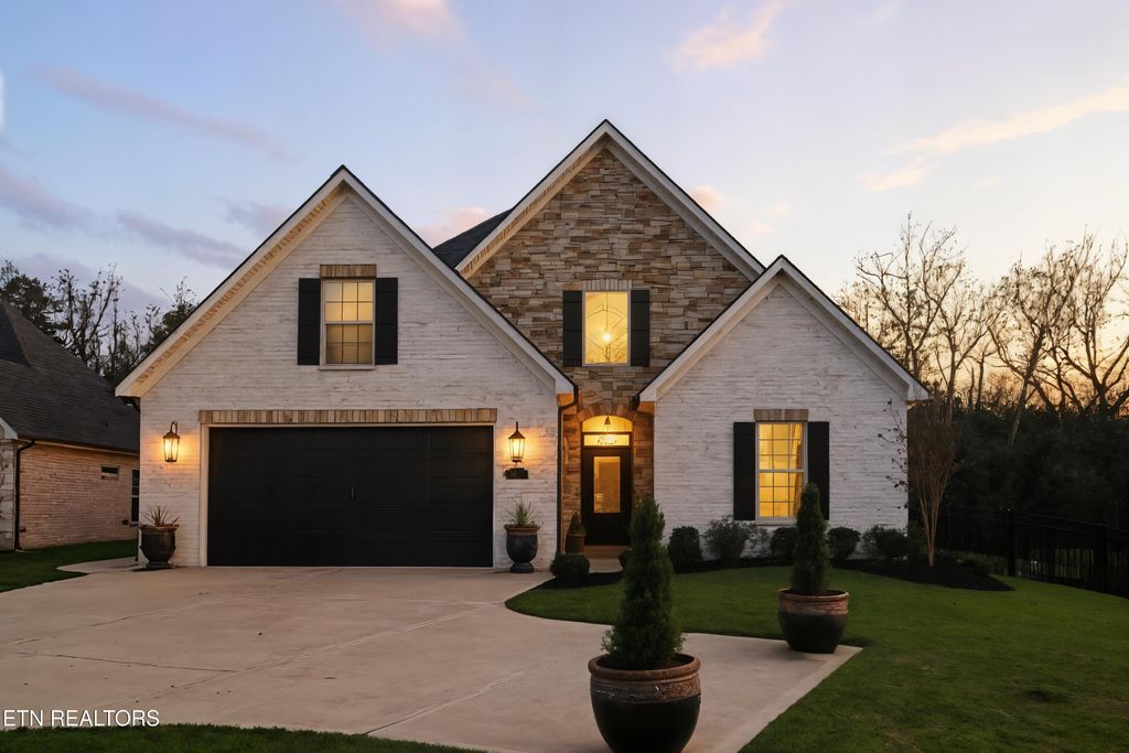 Photo of 8513 Sunscape Lane, Knoxville, TN 37922 (MLS # 1323115)