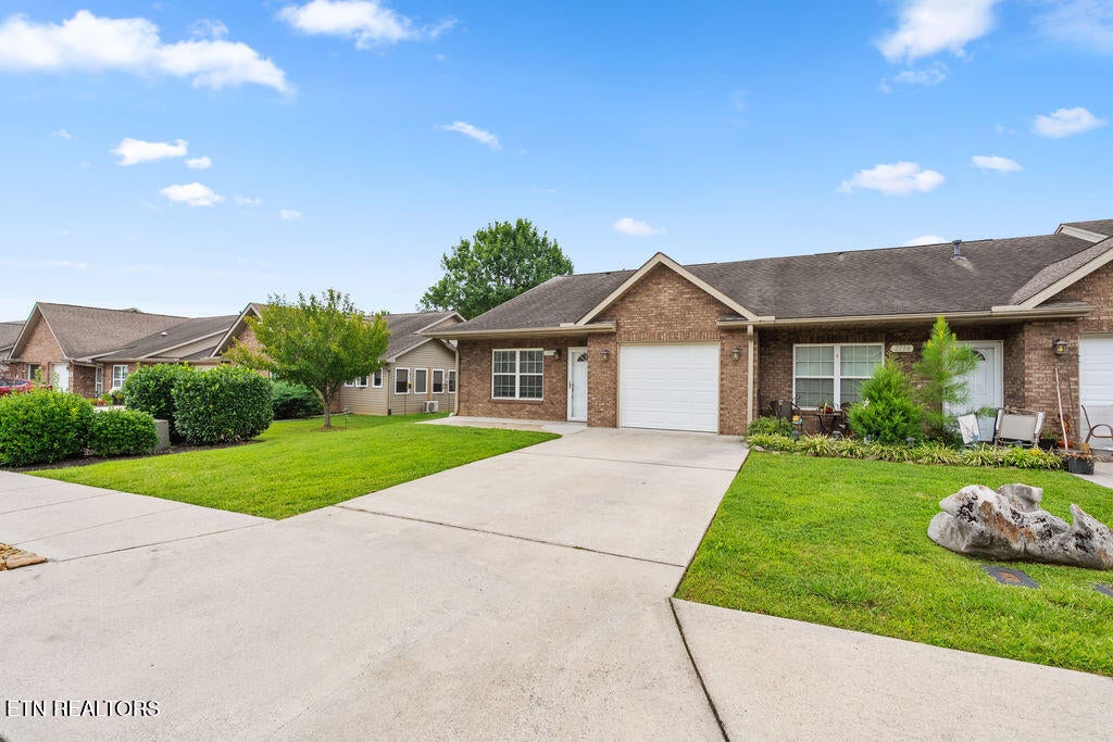 2738 Waters Place Drive
