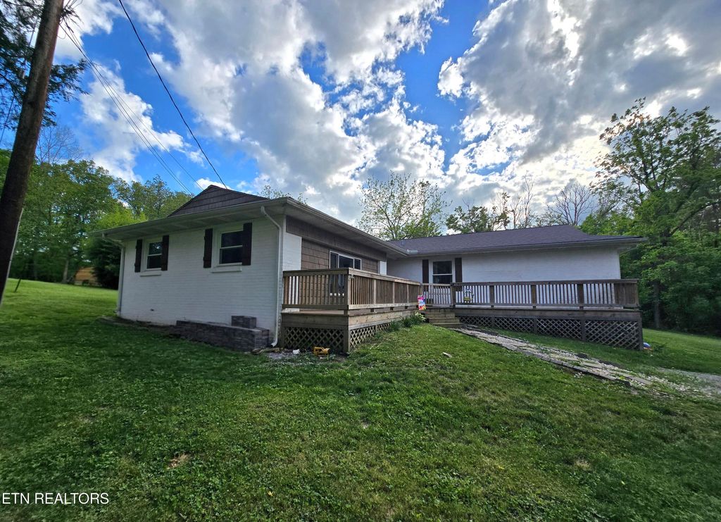Photo of 224 Parkey Rd, Ewing, VA 24248 (MLS # 1338851)
