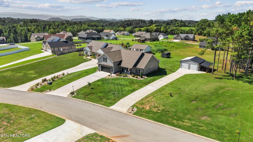 Photo of 811 Pinebrooke Drive, Maryville, TN 37801 (MLS # 1353640)