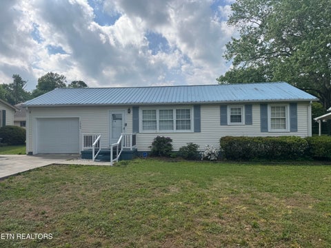 Tiny photo for 1209 Morgan St, Athens, TN 37303 (MLS # 1355489)
