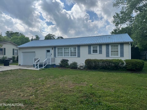 Tiny photo for 1209 Morgan St, Athens, TN 37303 (MLS # 1355489)