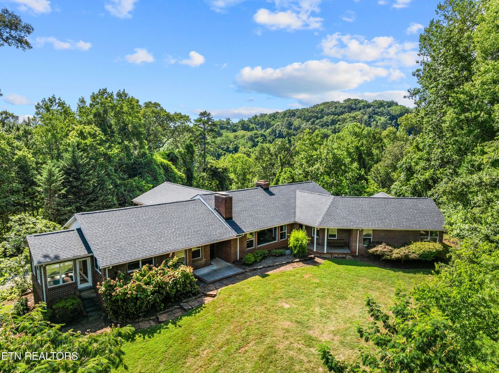 Photo of 3705 SW Timberlake Drive, Knoxville, TN 37920 (MLS # 1309713)