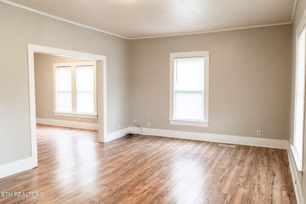 Photo of 407 W Wheeler St, Rockwood, TN 37854 (MLS # 1355281)
