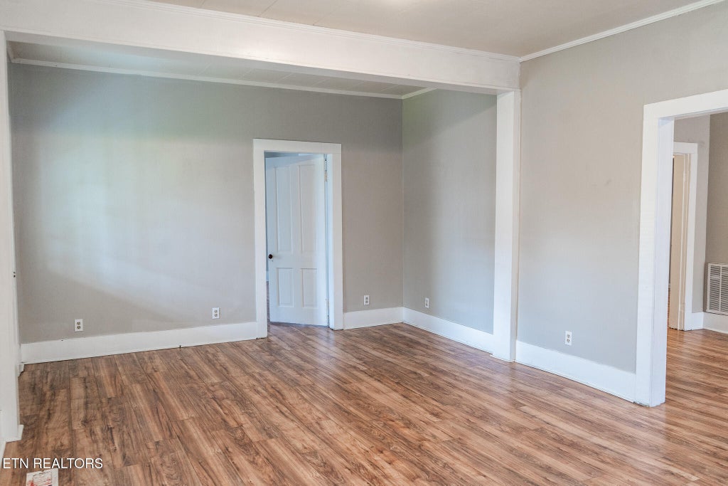 Photo of 407 W Wheeler St, Rockwood, TN 37854 (MLS # 1355281)