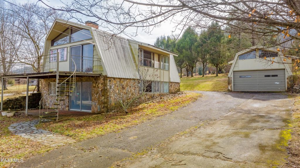 Photo of 7744 Chestnut Hill Rd, Townsend, TN 37882 (MLS # 1215906)
