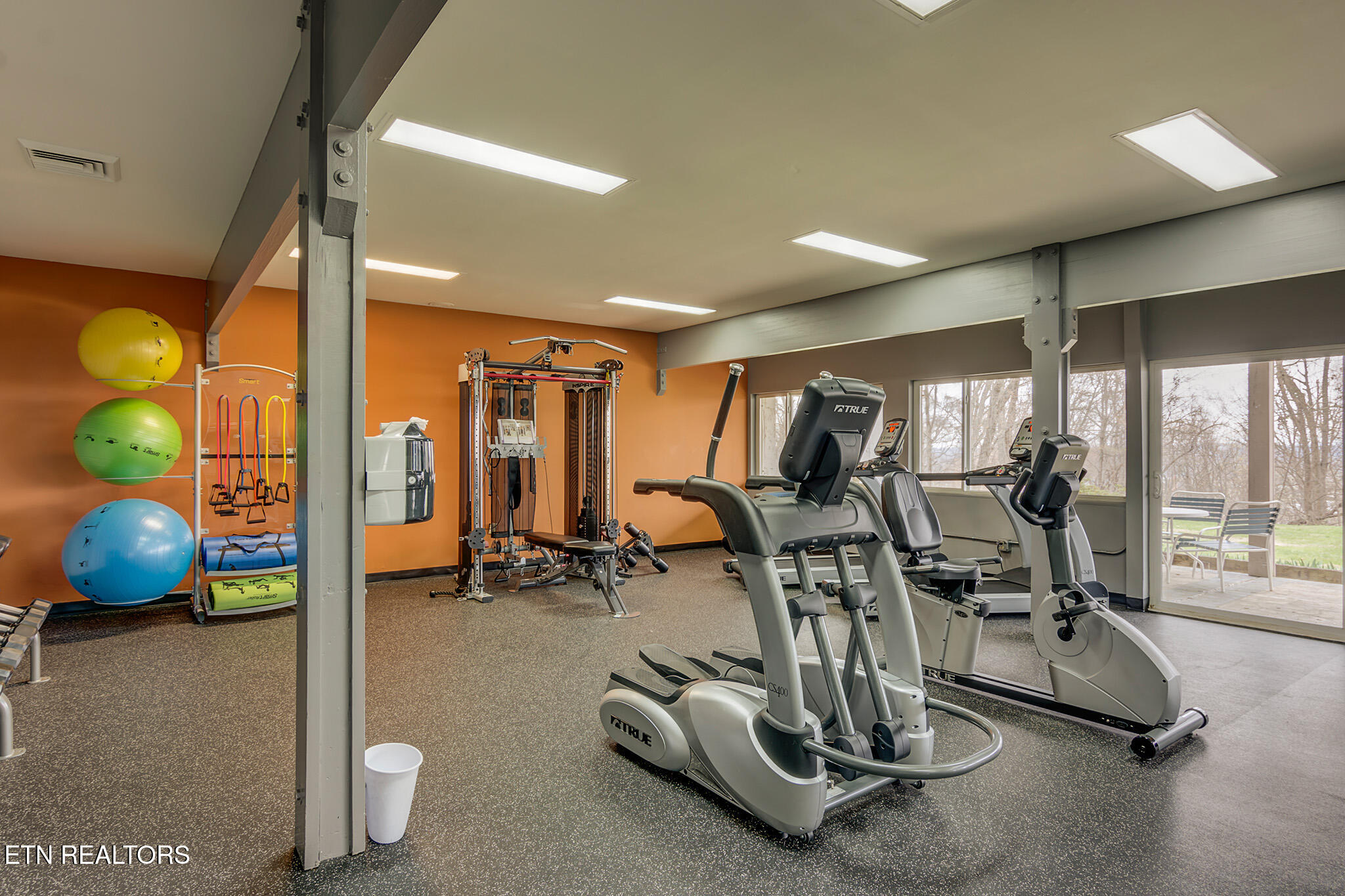 Knoxville, Tennessee 37920, United States, 2 Bedrooms Bedrooms, ,3 BathroomsBathrooms,Residential,Active,2350