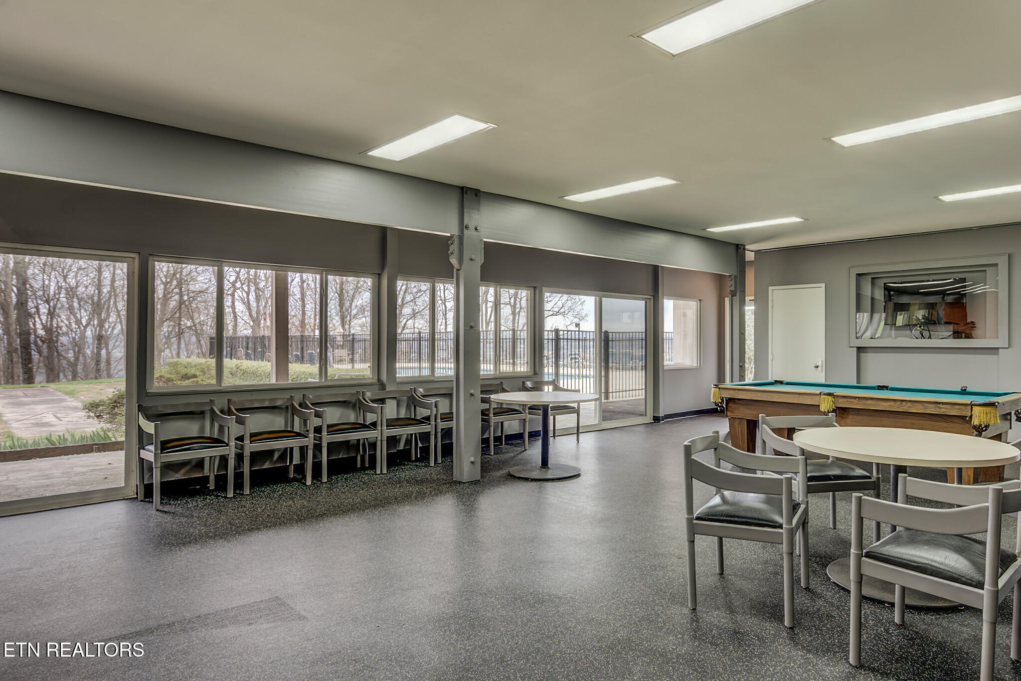 Knoxville, Tennessee 37920, United States, 2 Bedrooms Bedrooms, ,3 BathroomsBathrooms,Residential,Active,2350