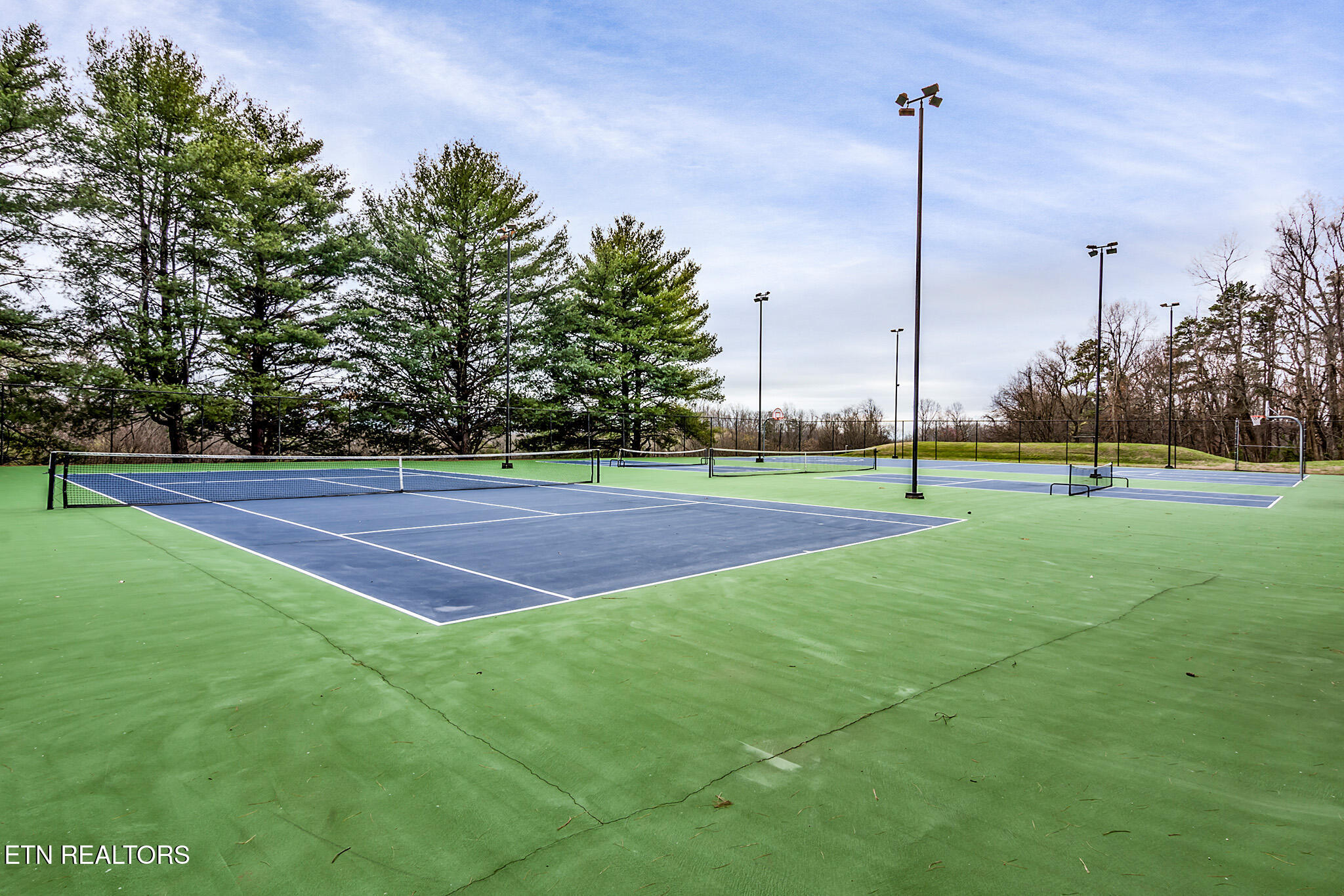 Knoxville, Tennessee 37920, United States, 2 Bedrooms Bedrooms, ,3 BathroomsBathrooms,Residential,Active,2350