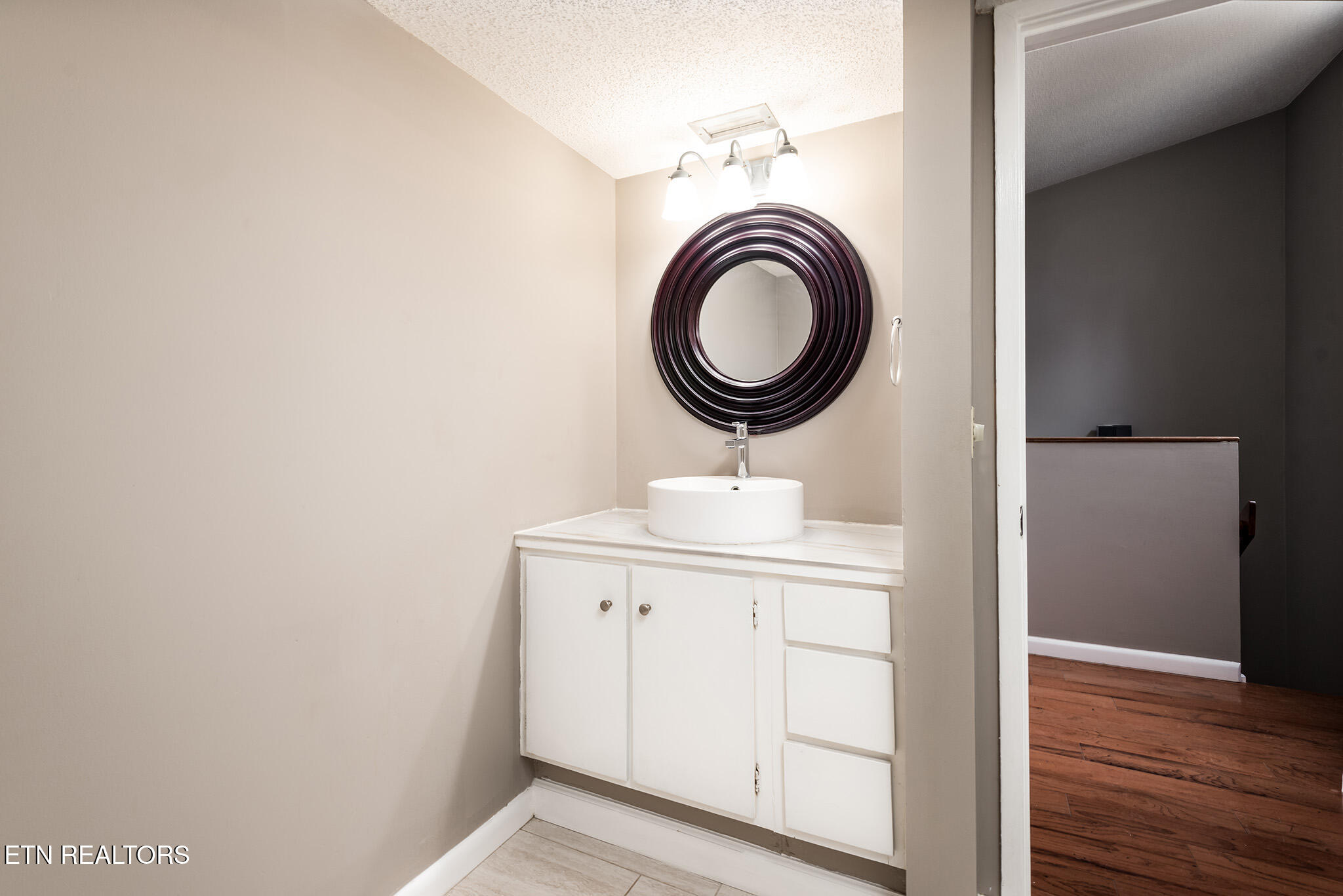 Knoxville, Tennessee 37920, United States, 2 Bedrooms Bedrooms, ,3 BathroomsBathrooms,Residential,Active,2350