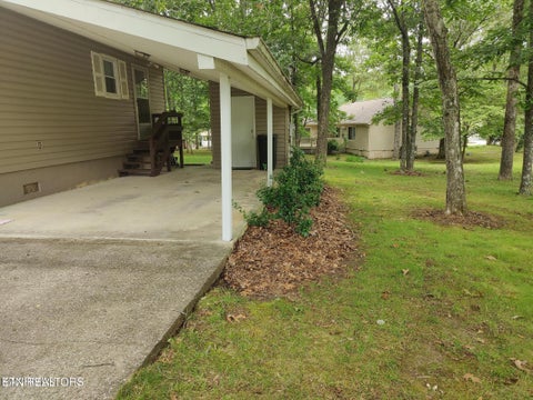 Tiny photo for 136 Snead Drive, Crossville, TN 38558 (MLS # 1359491)