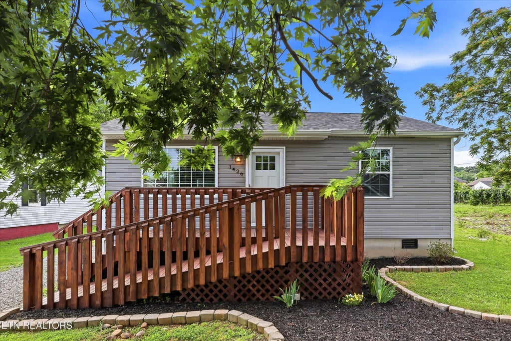 Photo of 1426 Irwin Ave, Maryville, TN 37804 (MLS # 1343121)