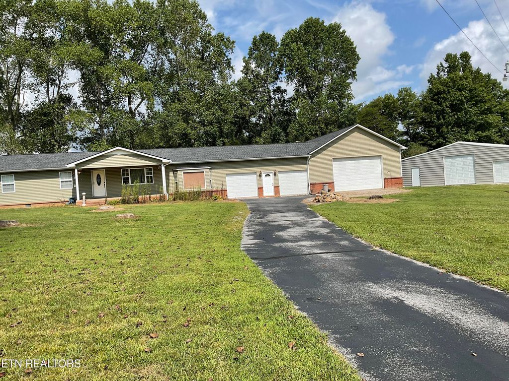 Photo of 1860 Hayes Rd, Crossville, TN 38555 (MLS # 1312398)
