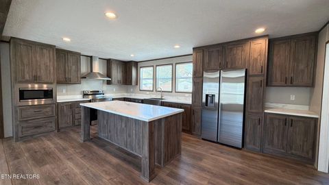 Photo of 725 Siluria St, Harriman, TN 37748 (MLS # 1322849)