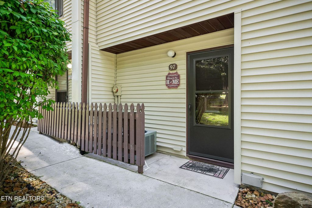 Photo of 97 Wilshire Heights Drive, Crossville, TN 38558 (MLS # 1312620)