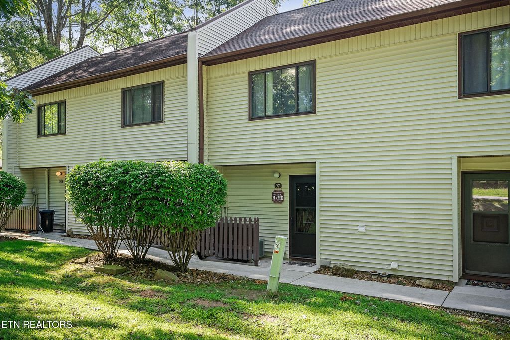 Photo of 97 Wilshire Heights Drive, Crossville, TN 38558 (MLS # 1312620)