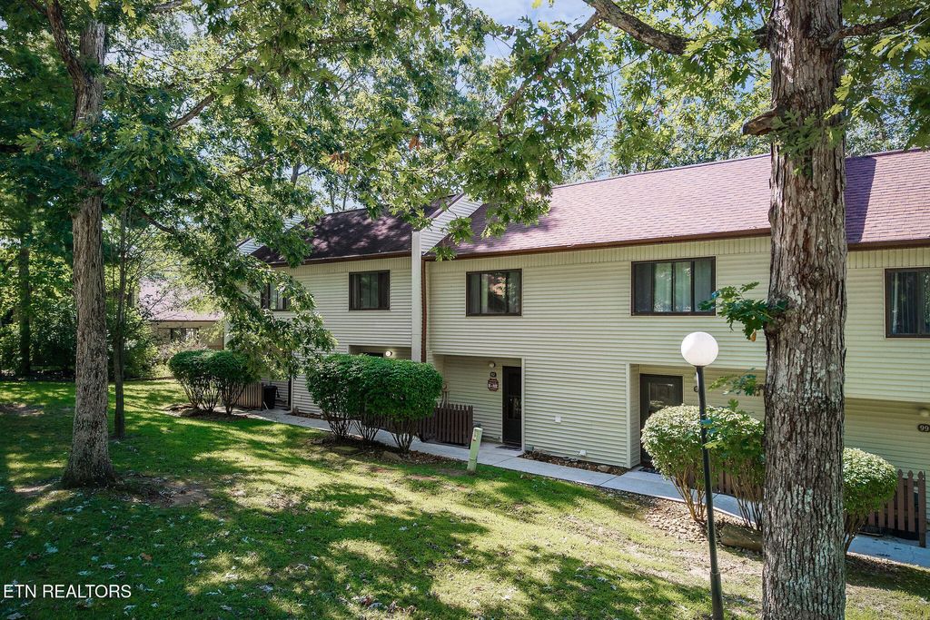 Photo of 97 Wilshire Heights Drive, Crossville, TN 38558 (MLS # 1312620)