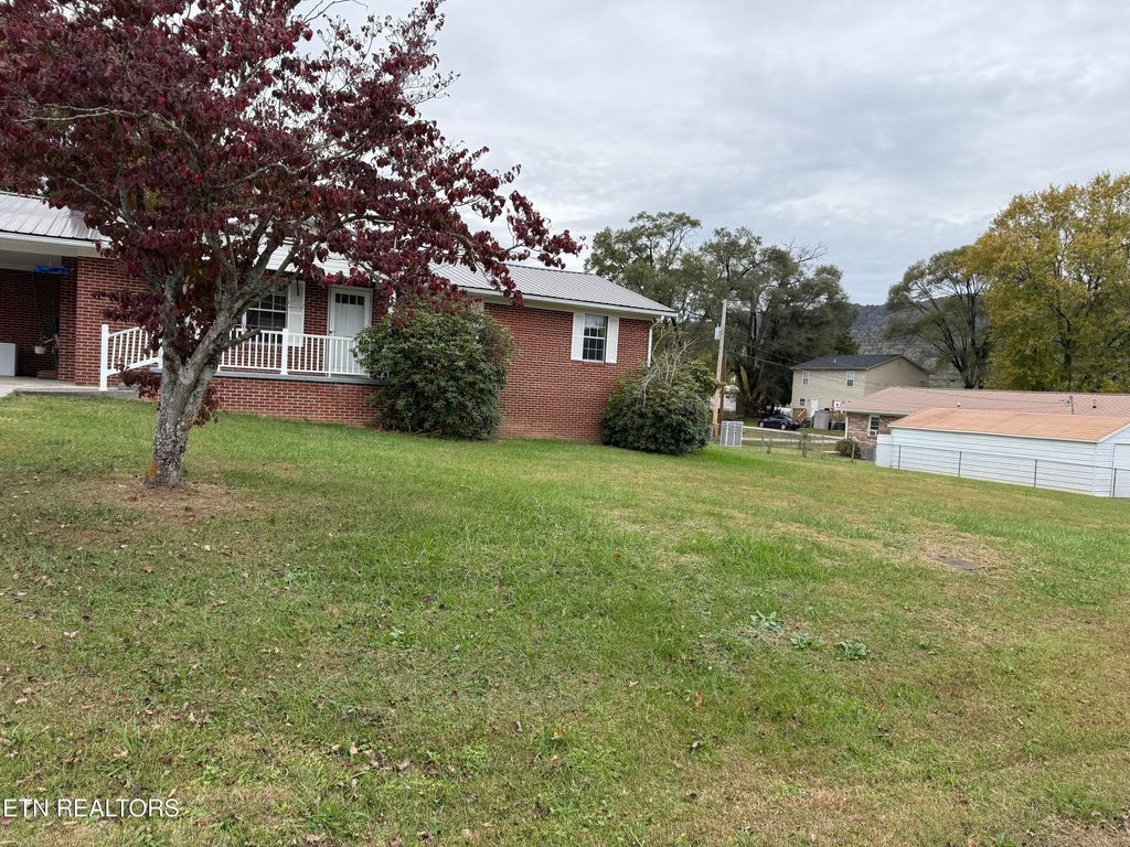 Photo of 128 Chapman Crest Drive, LaFollette, TN 37766 (MLS # 1315748)